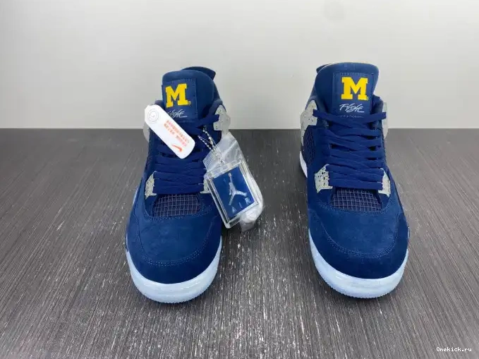 One Kick AJ4-1036660 Retro Michigan Air (PE) Jordan 4 0611